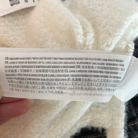 Hollister white, fuzzy halter top women’s size L NWT - Picture 7 of 13